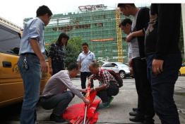 富阳供电公司党员服务队赴苍南支援台风后电网抢修