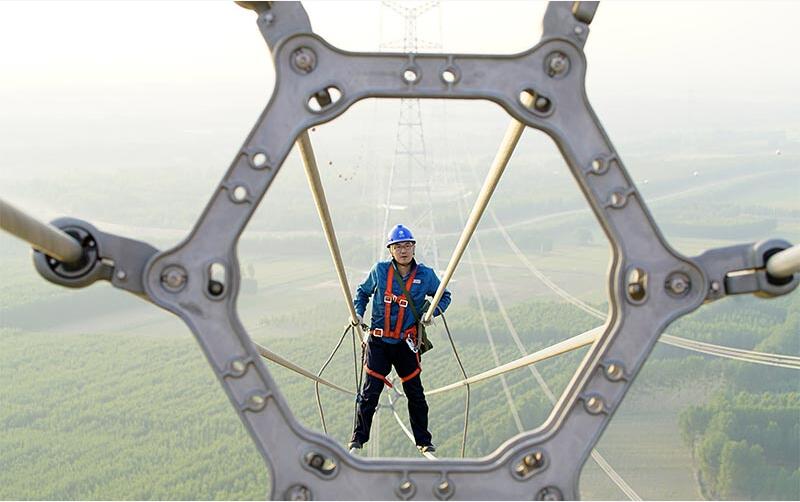 高空验收——1000千伏榆横—潍坊特高压输电线路