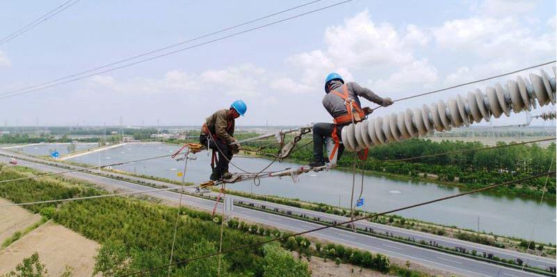 冲刺迎峰度夏重点工程