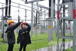 福州供电：带电处理线夹发热
