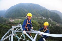 加紧建设安徽宁国至黄山吴川变电站220千伏输电线路