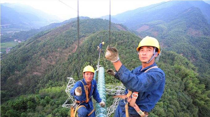 加紧建设安徽宁国至黄山吴川变电站220千伏输电线路