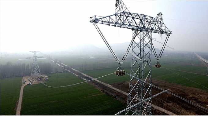 晋北-南京±800千伏特高压直流输电工程徐州段正紧张放线
