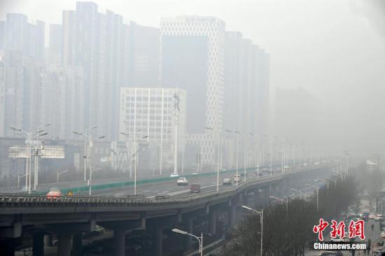 河北环保铁腕执法：15天发现大气环境问题1363个 