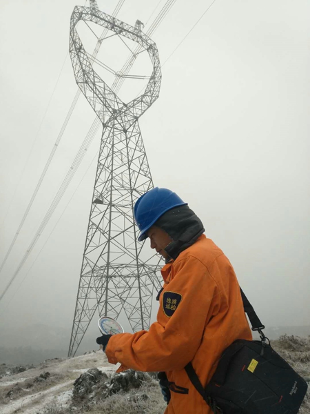  云南电网积极应对雨雪天气确保电网安全