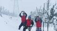 滁州供电：冒雪抢修线路