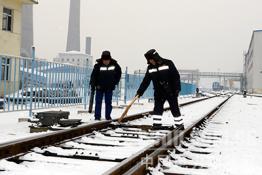 牡二电厂：抗击冰雪保电供热