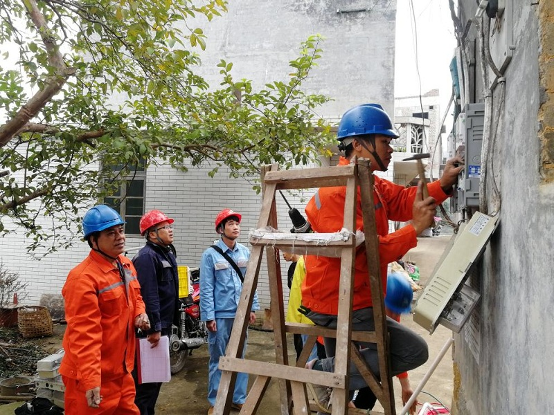 灵山供电开展户表改造工作