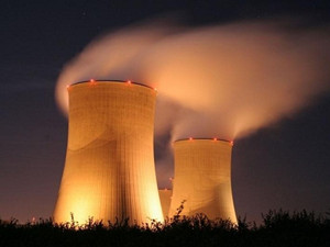 中法合作的世界首台核电机组投入运行