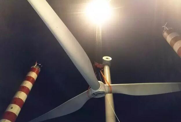 三峡新能源响水海上风电场风机吊装如火如荼