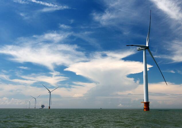 中国首个“双十”风电场建成在即 江苏龙源振华“零事故”完美安装