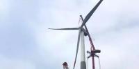 大唐滑县项目首台采用中国海装120米轮毂高度钢混塔筒机组完成吊装
