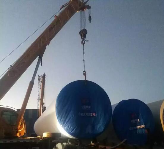 青海华电都兰诺木洪风电场一期49.5兆瓦项目首套塔筒顺利发货